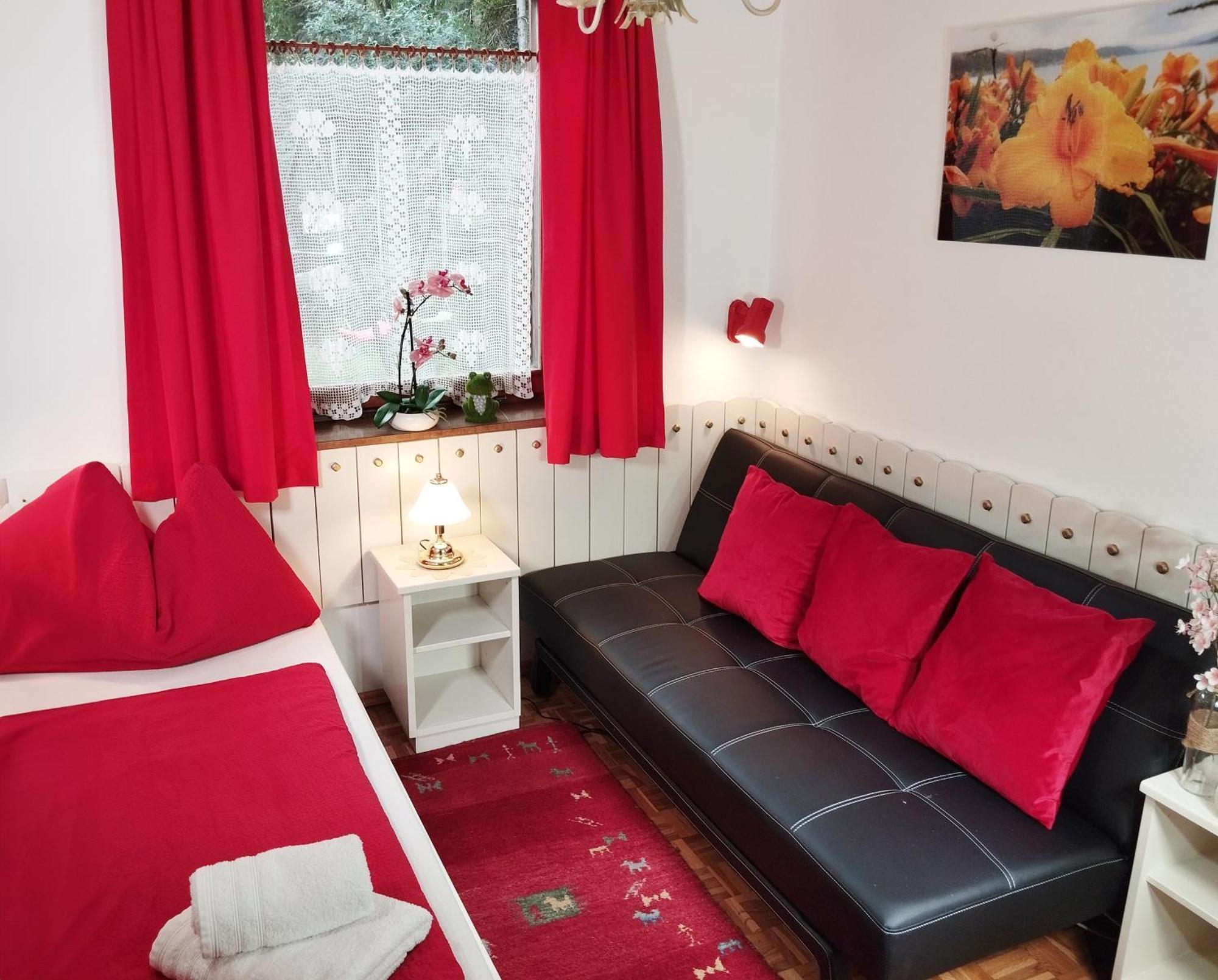 Ferienwohnung Schellander Privatstrand Velden am Woerthersee Bilik gambar