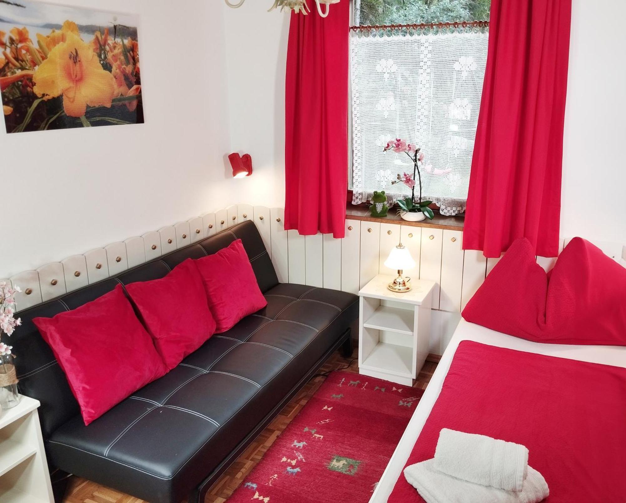 Ferienwohnung Schellander Privatstrand Velden am Woerthersee Bilik gambar
